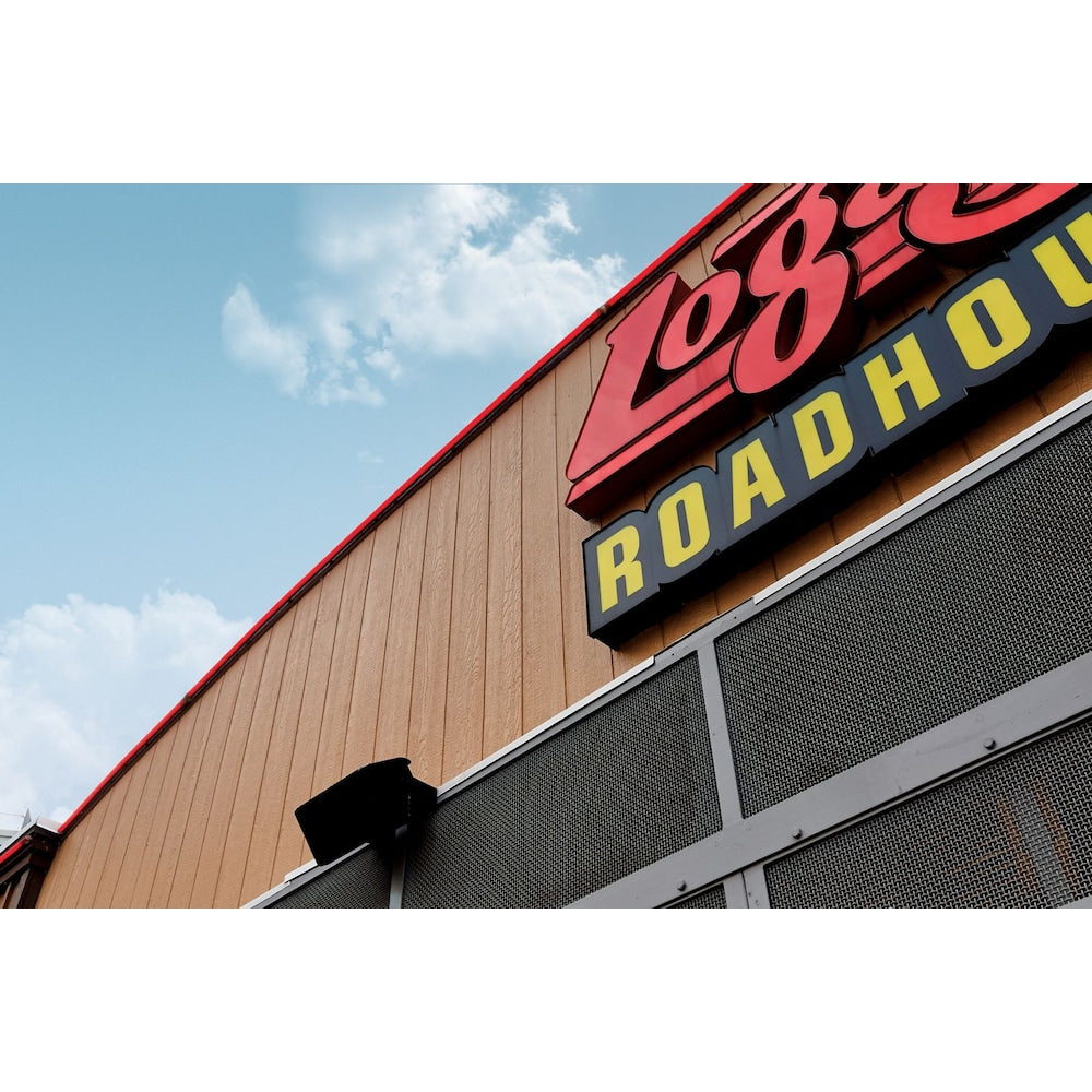 38 Series Cedar Texture 8in OC Panel - 4ft x 8 ft