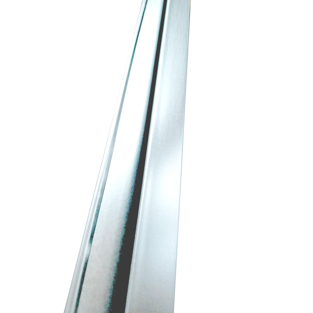 Moulure en J en aluminium de 10 pi de long x 1 1/2 po de large, blanche