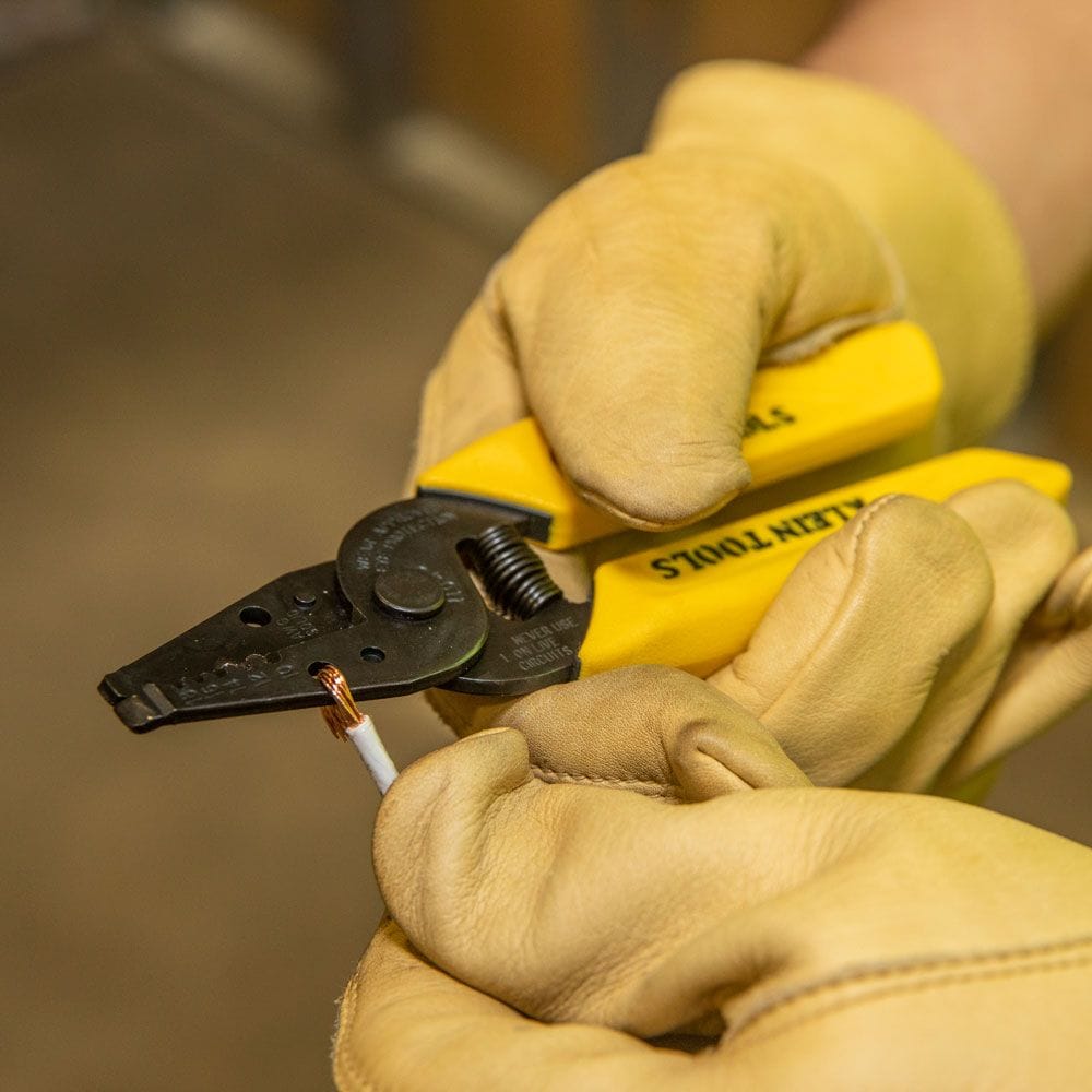 Pince à dénuder 12 pièces avec pince à bande