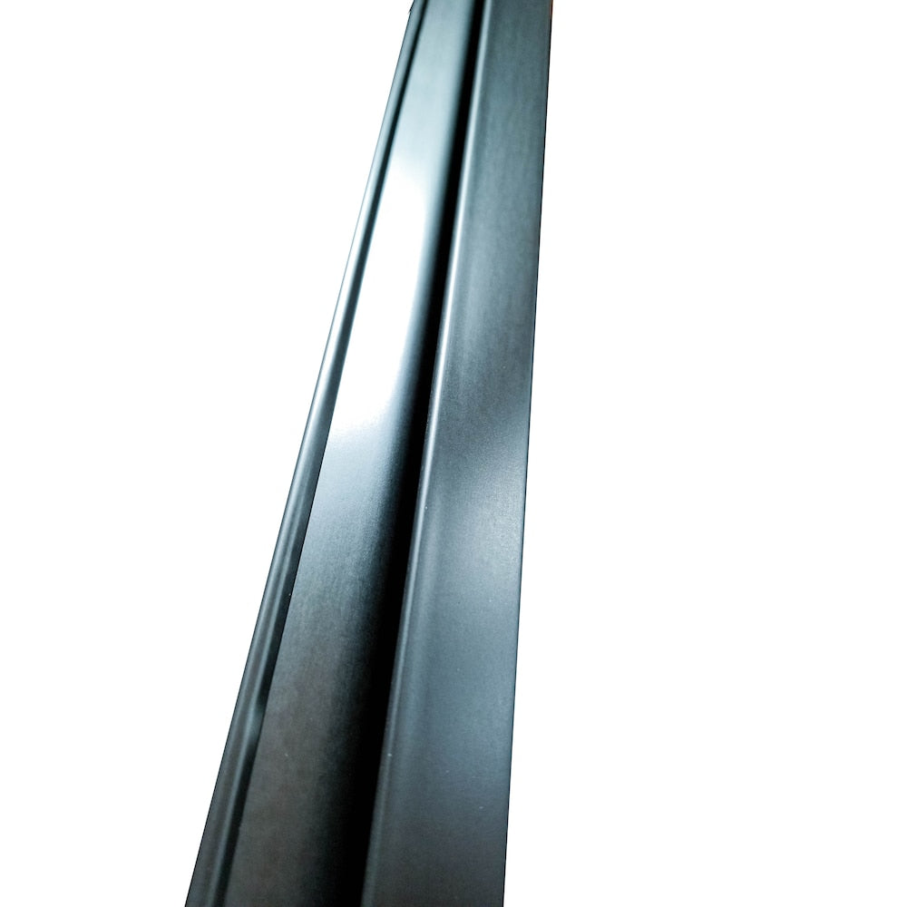 Moulure en J en aluminium de 10 pi L x 1 1/2 po l en noir