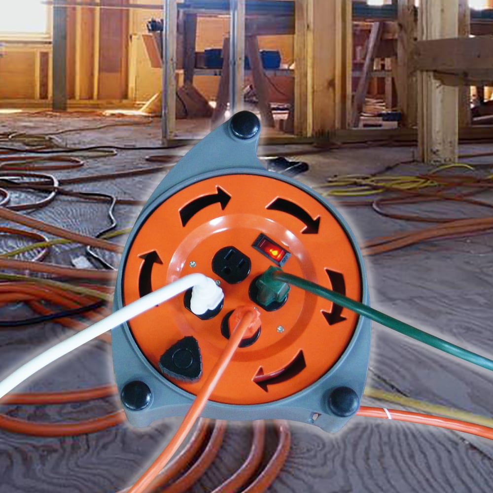 Enrouleur de rallonge à 4 prises pour travaux légers d'intérieur, calibre 16, 13 A, 20 pi