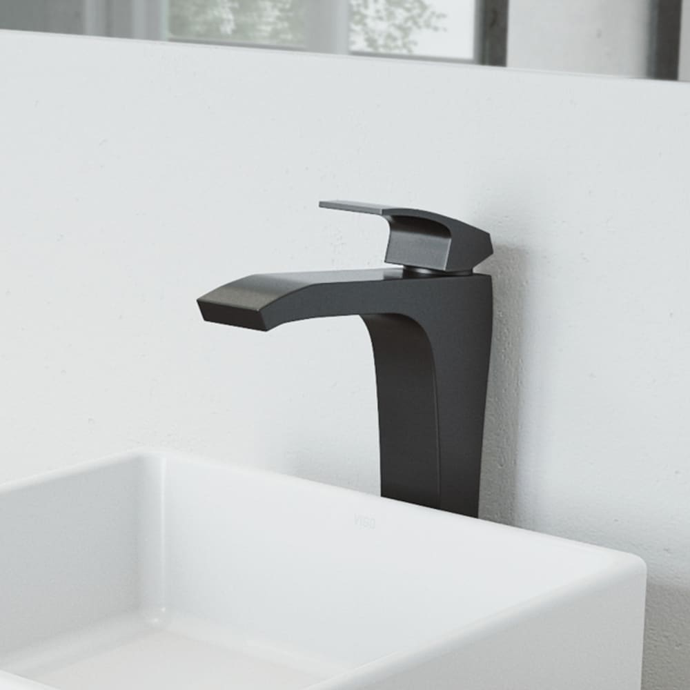 Robinet de salle de bain cascade à poignée unique et trou unique Blackstonian en noir mat