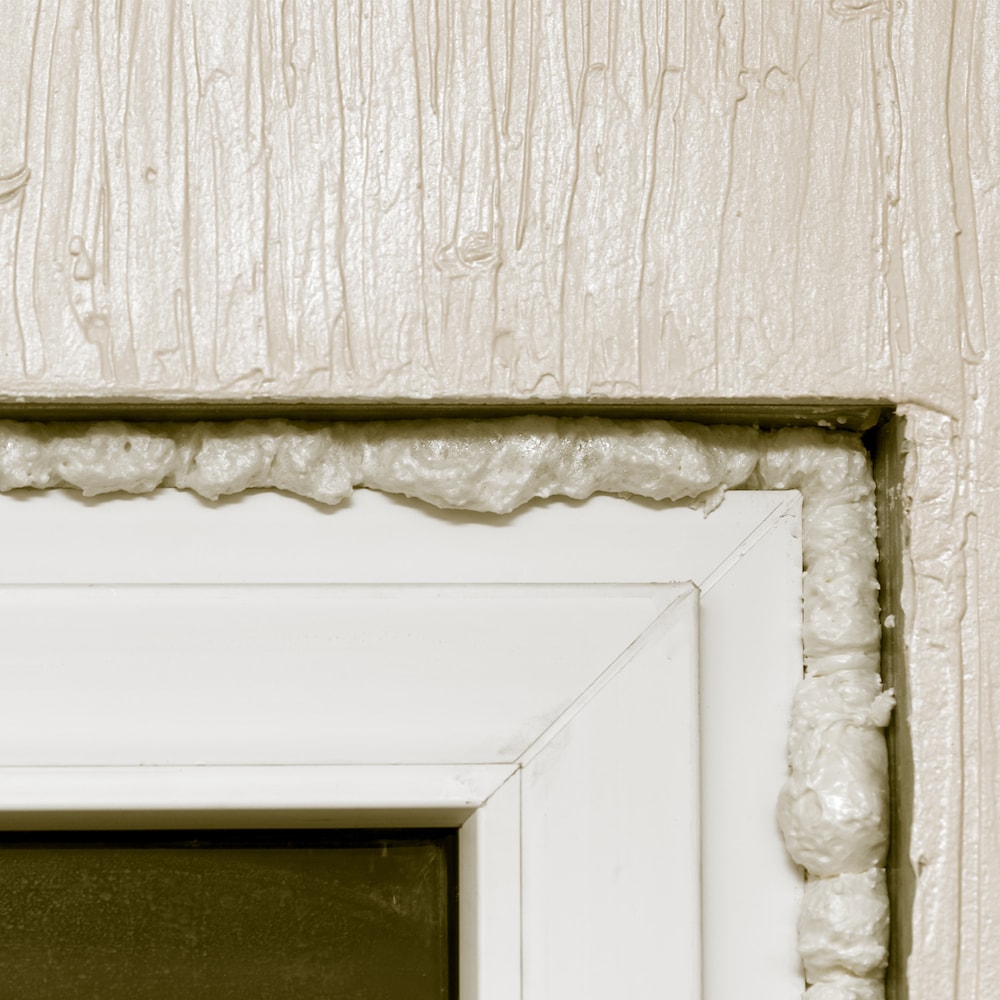 Sika Boom AS, 30 oz, Mousse pulvérisée pour isolation des portes et fenêtres avec paille réutilisable, 850 g