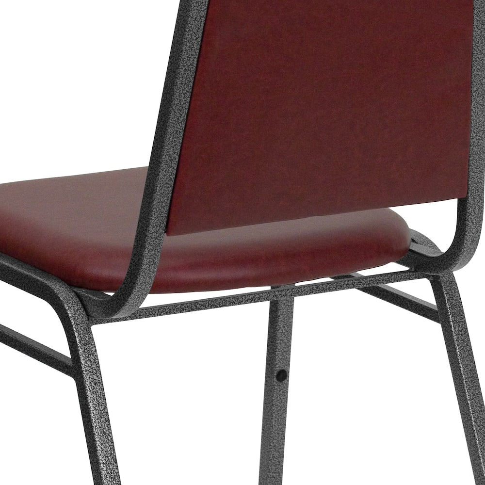 Chaise de banquet à dossier trapézoïdal