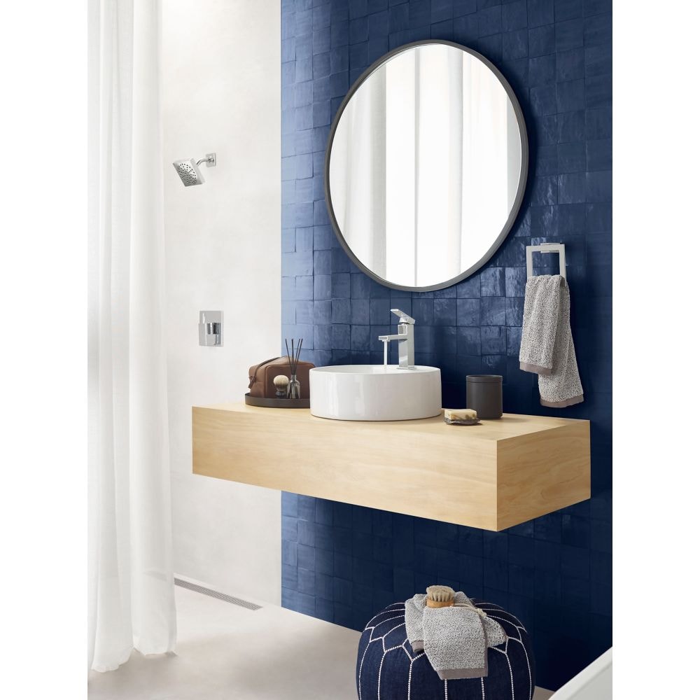 Robinet de lavabo de salle de bain à poignée unique Kyvos de 4 pouces avec plaque de pont en chrome (vidange et valve incluses)