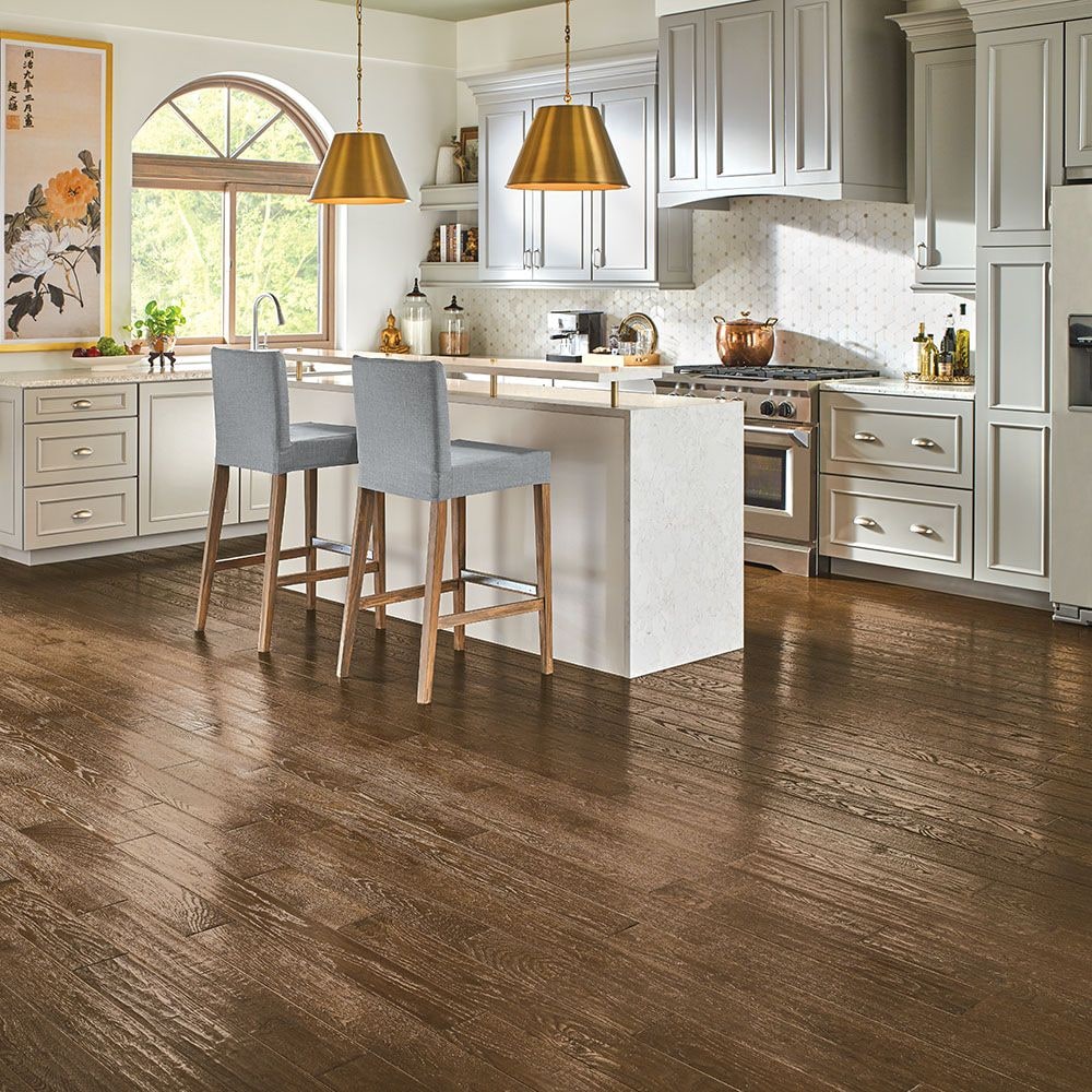 Plancher de bois franc massif, 3/4 po d'épaisseur x 5 po de largeur x longueur variable, chêne grainé de noyer cendré (23,5 pi²/boîte)