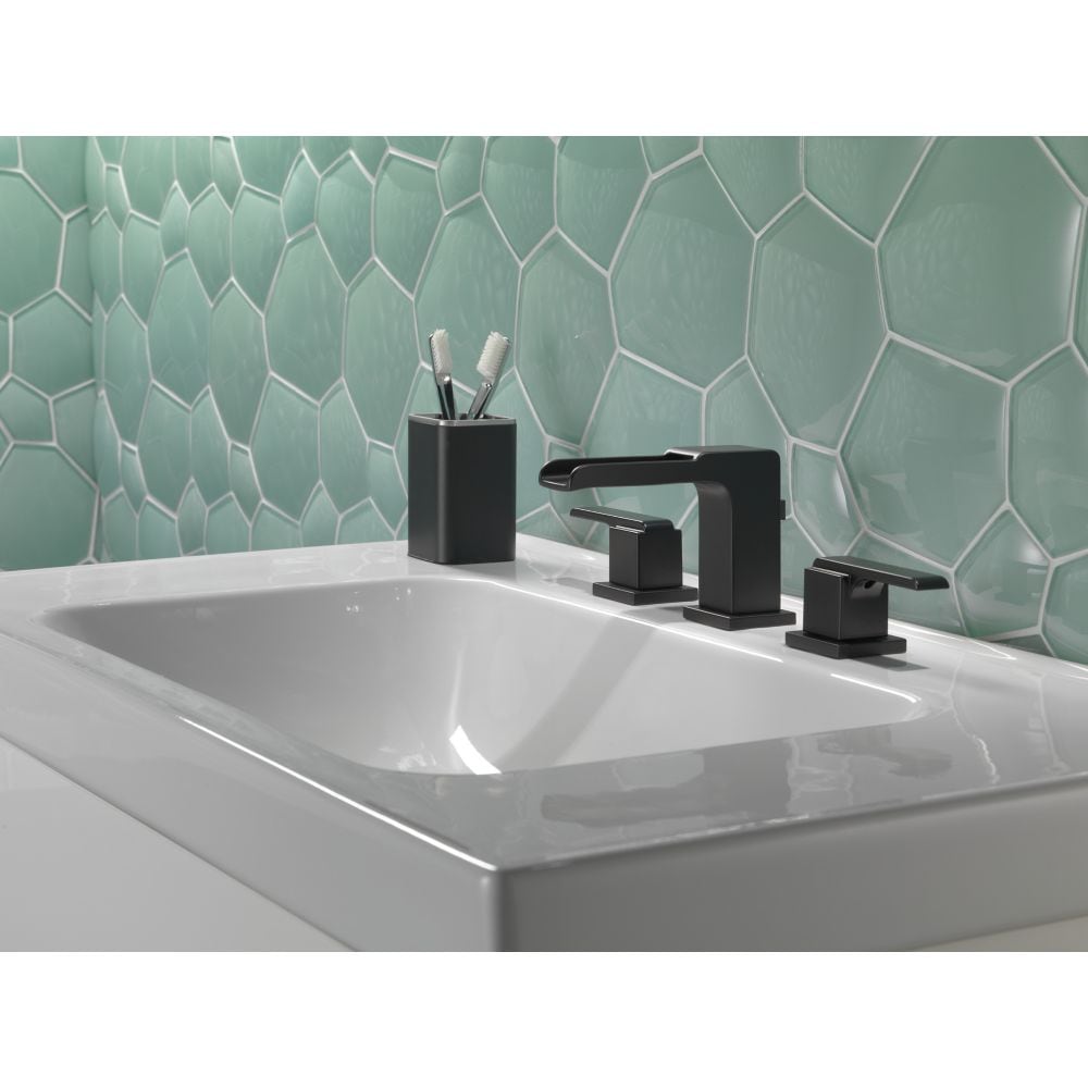 Robinet de lavabo de salle de bain à deux poignées et à arc moyen Ara avec bec verseur à canal en noir mat