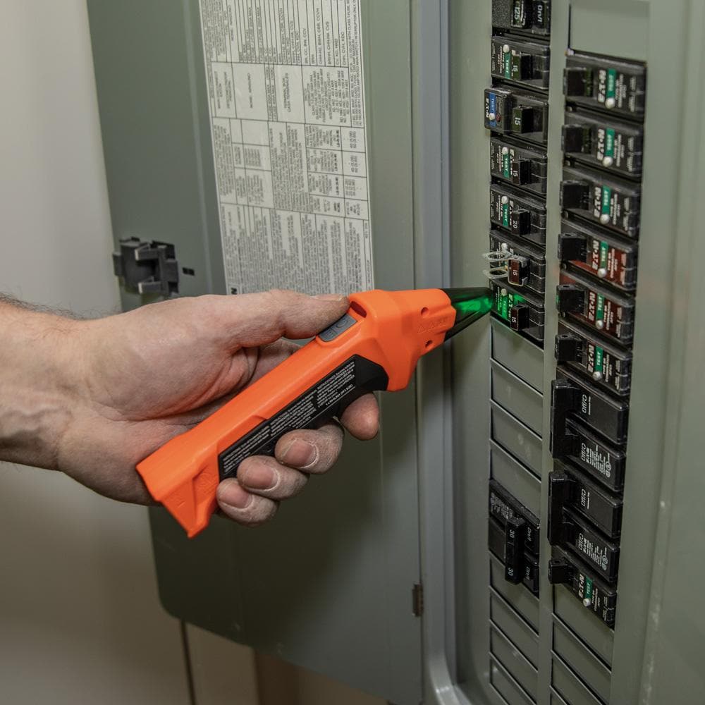 Détecteur de disjoncteur numérique avec testeur de prise GFCI