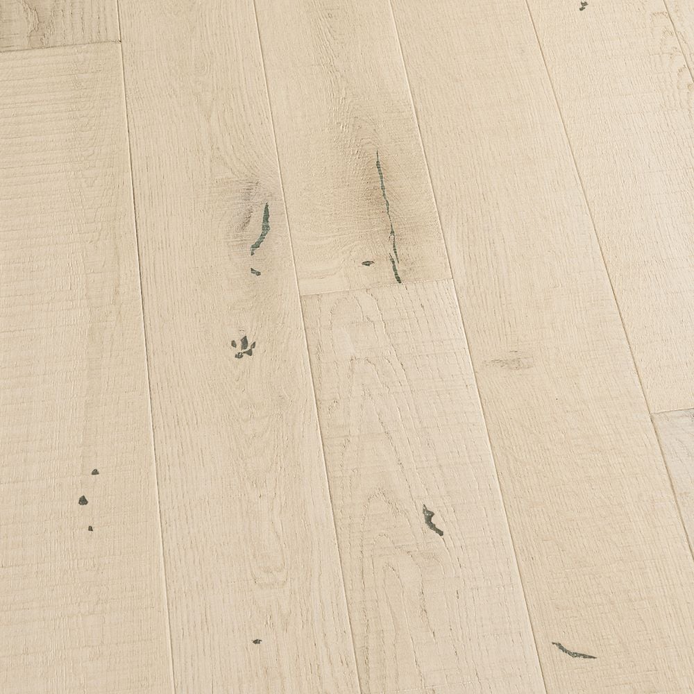 Plancher, bois franc massif, 3/4 po x 5 po x longueur variable, Chêne français Miramar (22,60 pi2/boîte)