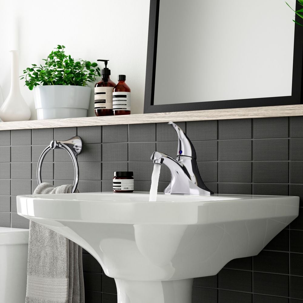 Robinet de lavabo de salle de bain à poignée unique en chrome poli