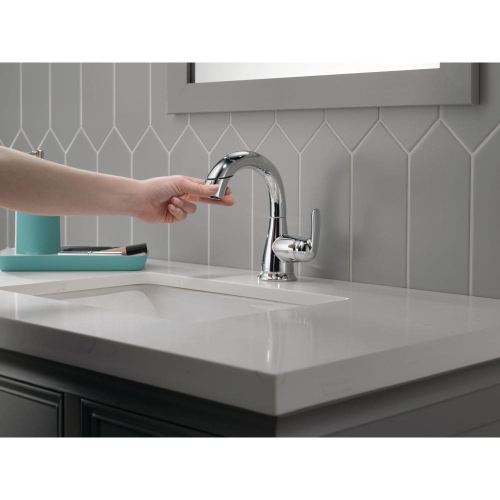 Robinet de lavabo de salle de bain à poignée unique à trou central de 4 pouces Broadmoor en chrome