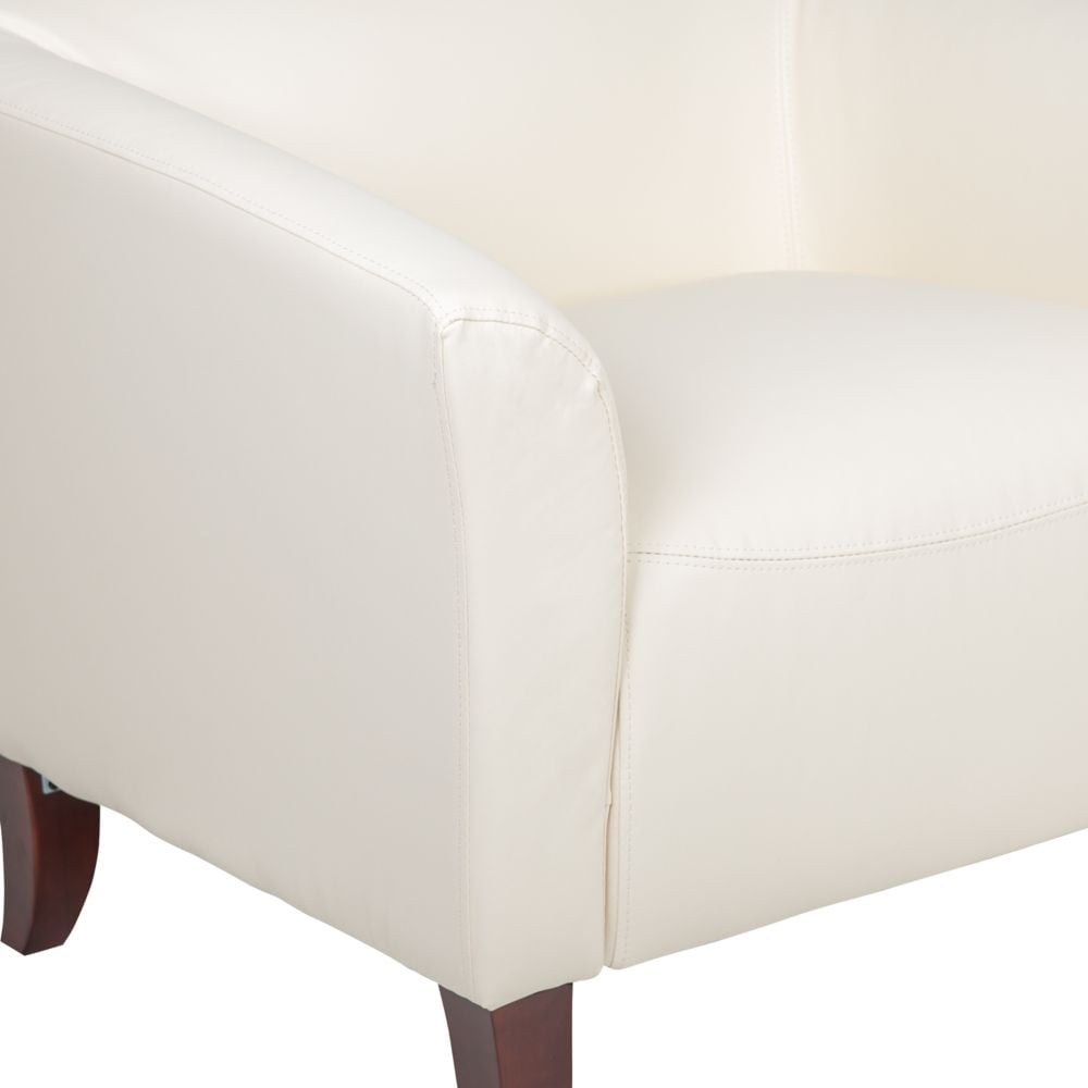 Chaise en cuir blanc