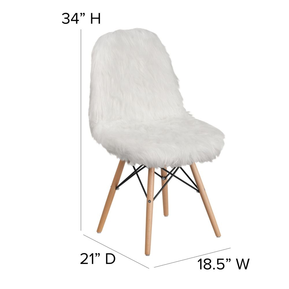 Chaise à poils longs blanche