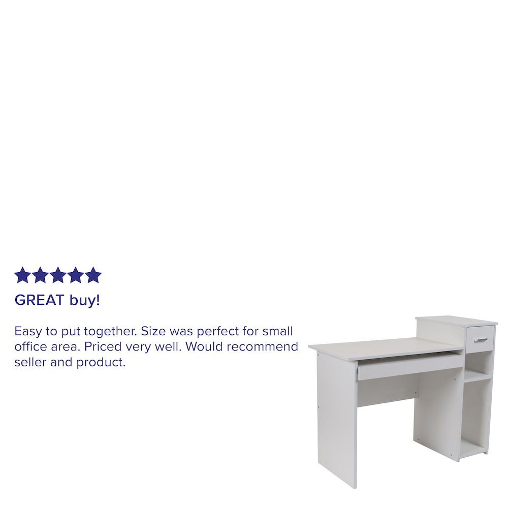 Bureau blanc avec étagères