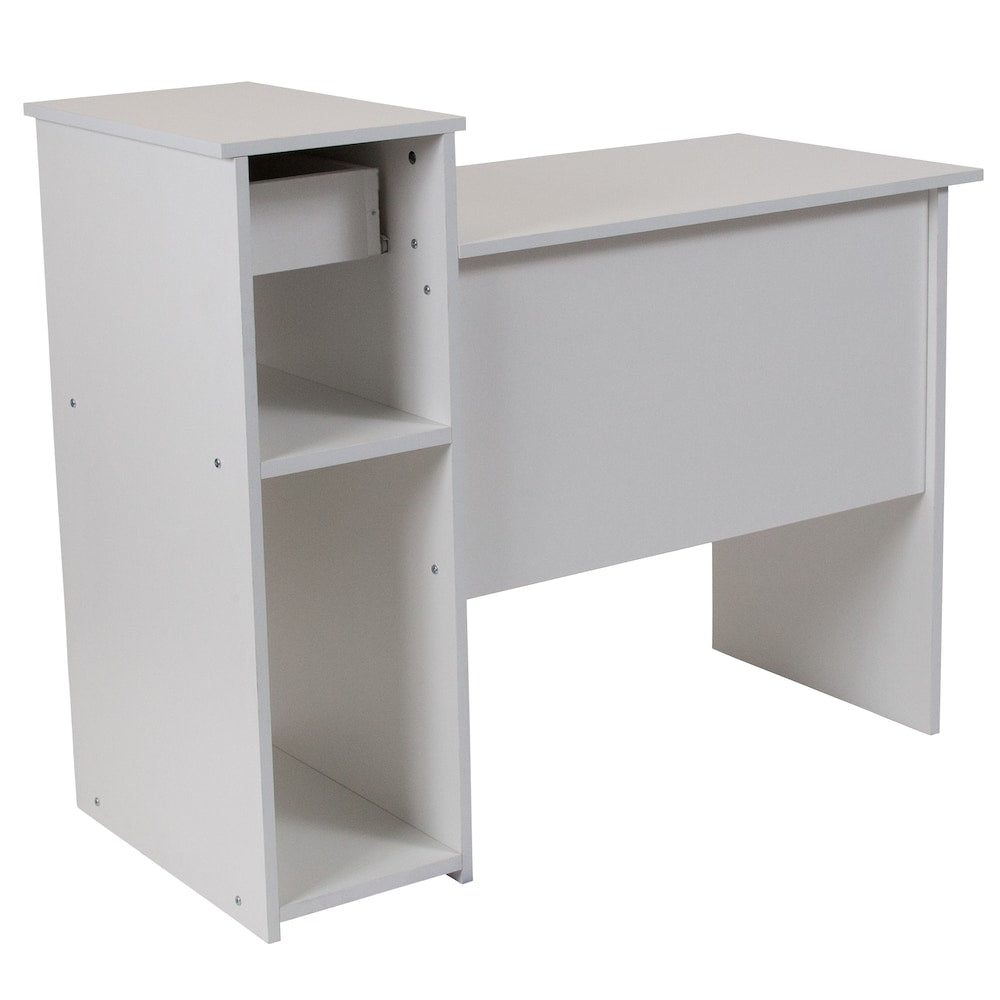 Bureau blanc avec étagères