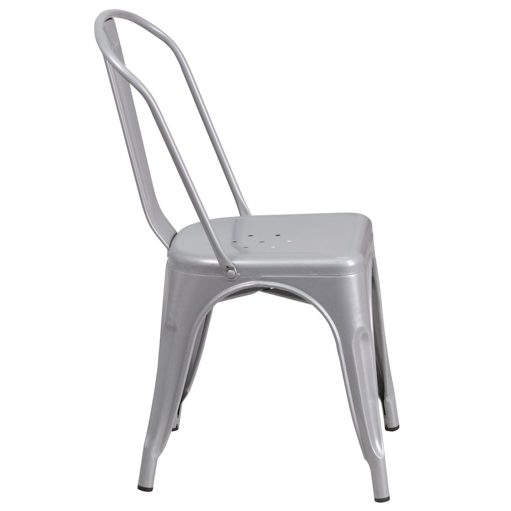 Chaise en métal argenté