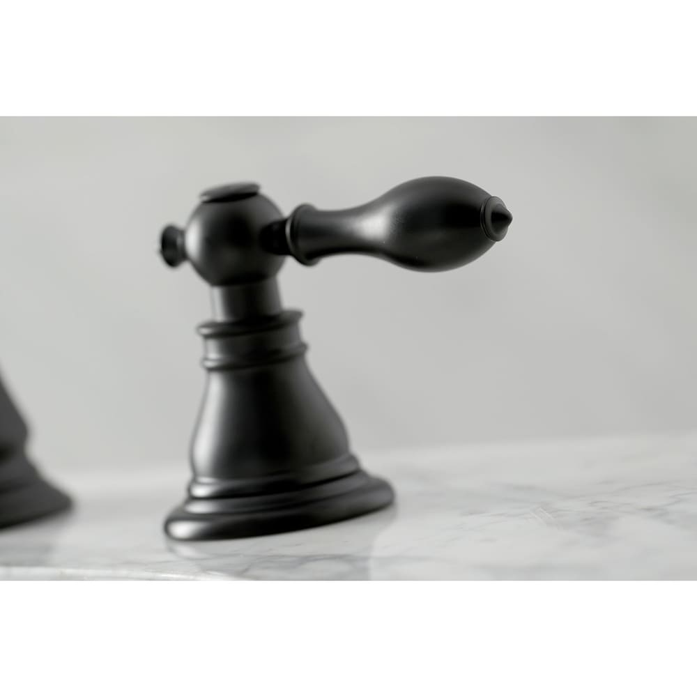 Robinet classique à 2 poignées espacées de 8 po
