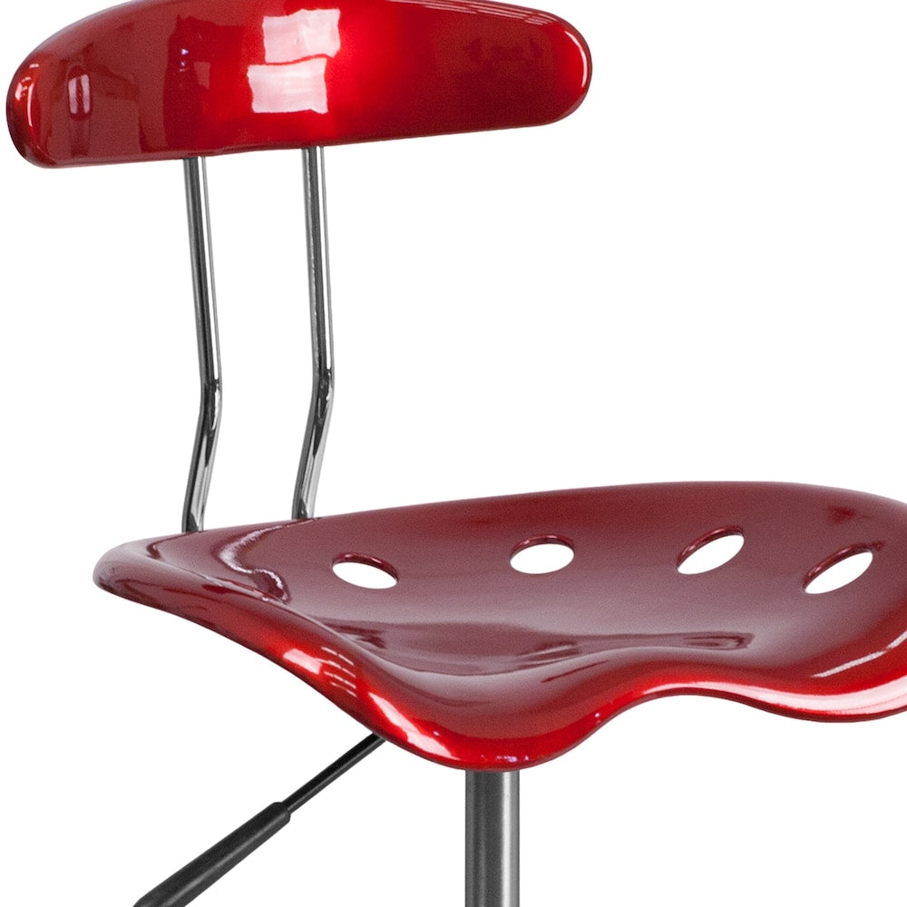 Tabouret de dessinateur rouge vin vif et chromé avec siège de tracteur