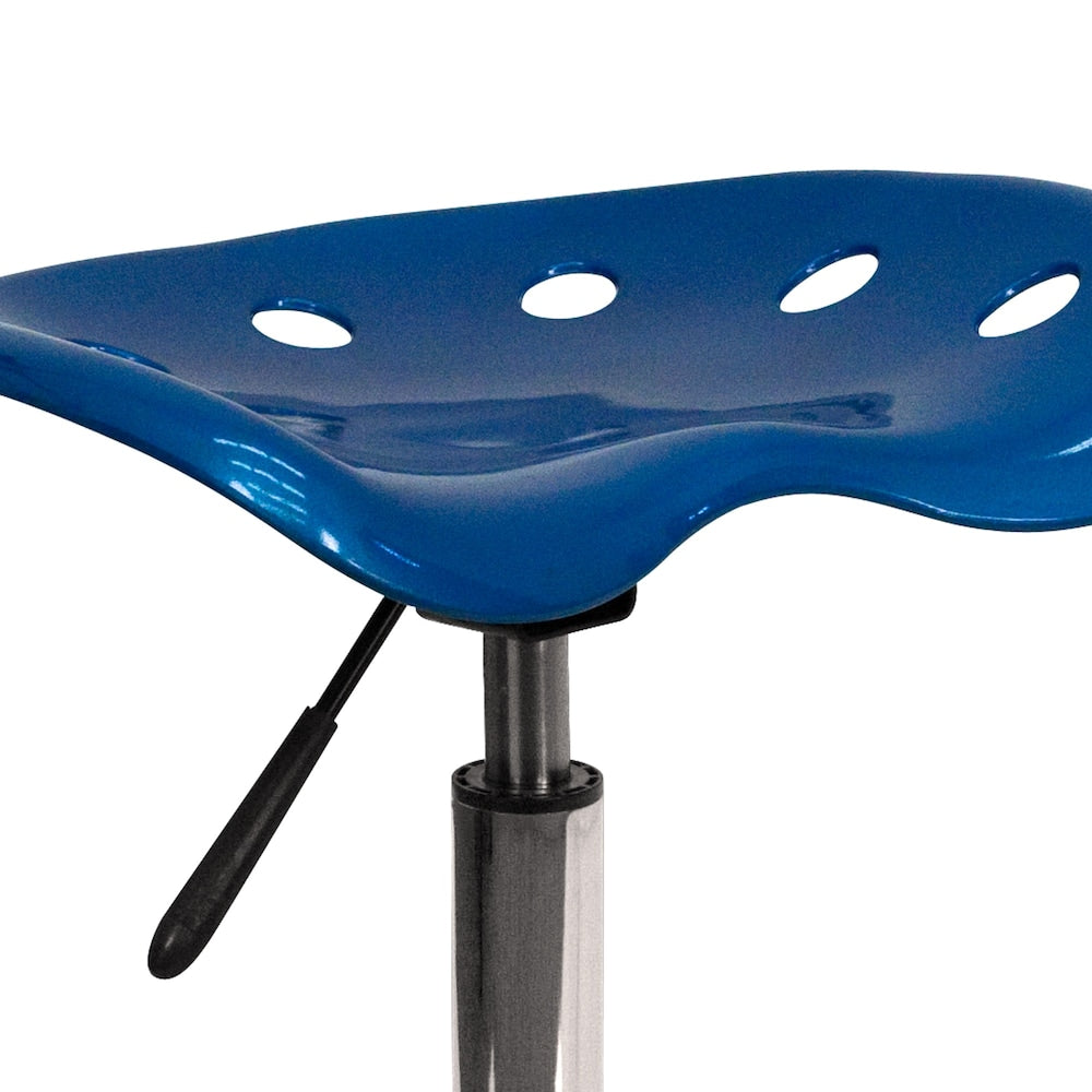 Siège de tracteur bleu vif et tabouret chromé
