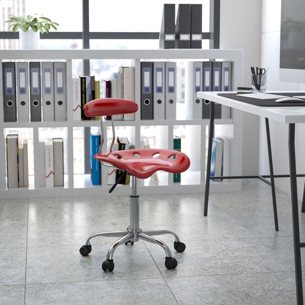 Chaise de travail pivotante rouge vin vibrant et chromée avec siège tracteur