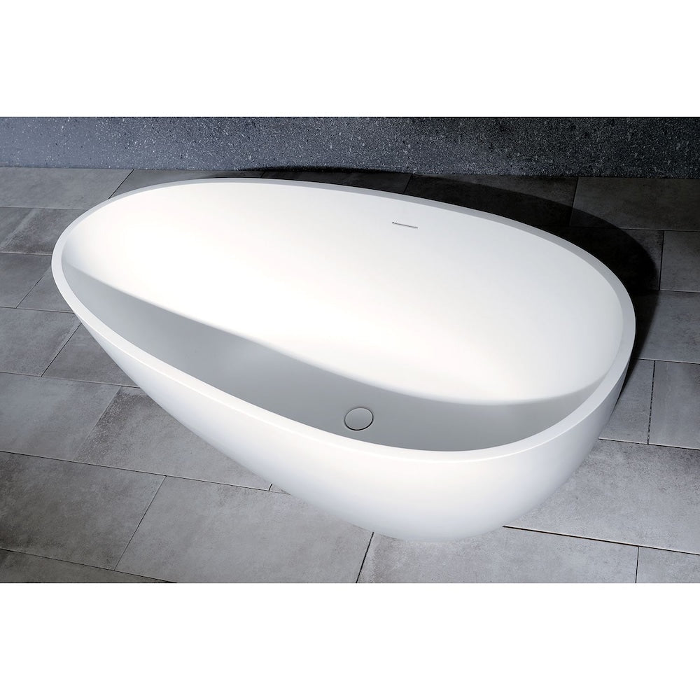 Baignoire autoportante Madalyn de 59 po à fond plat en pierre mate à surface solide en blanc