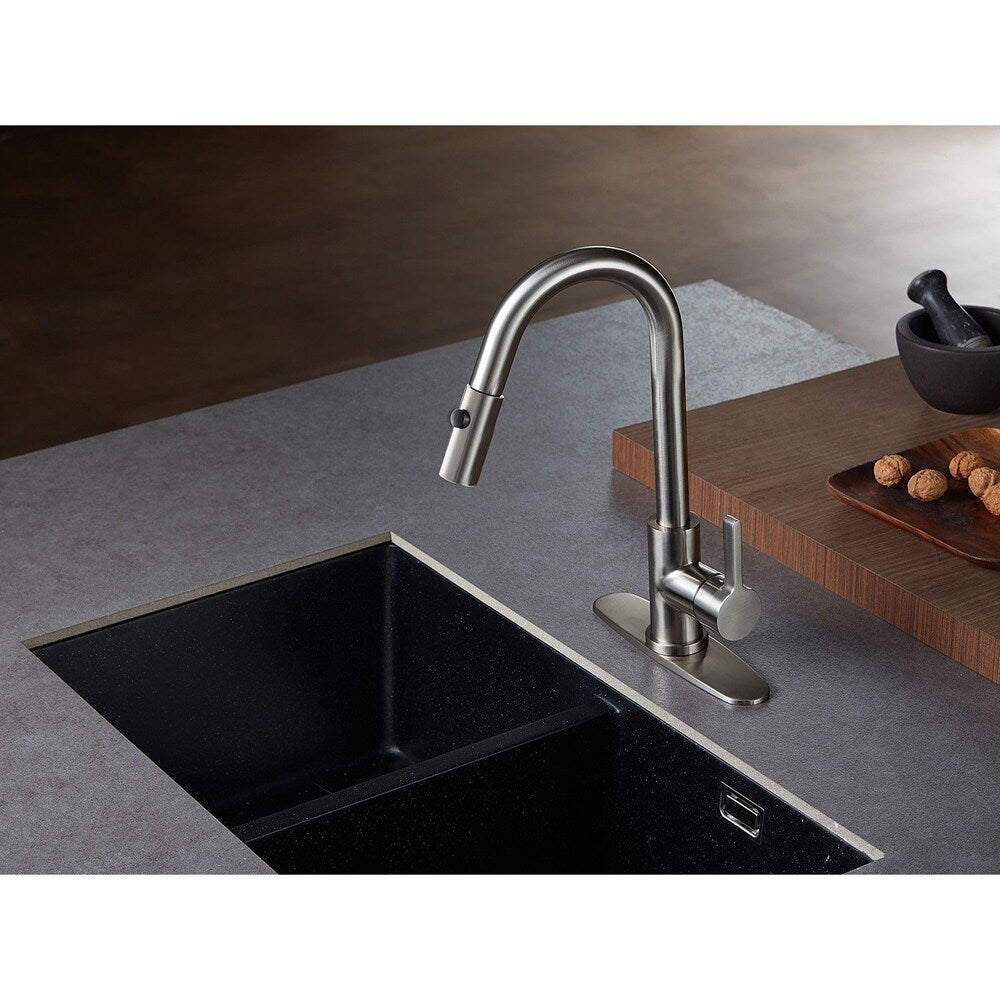 Single-Handle Pull-Down Sprayer Kitchen Faucet in Satin Nickel