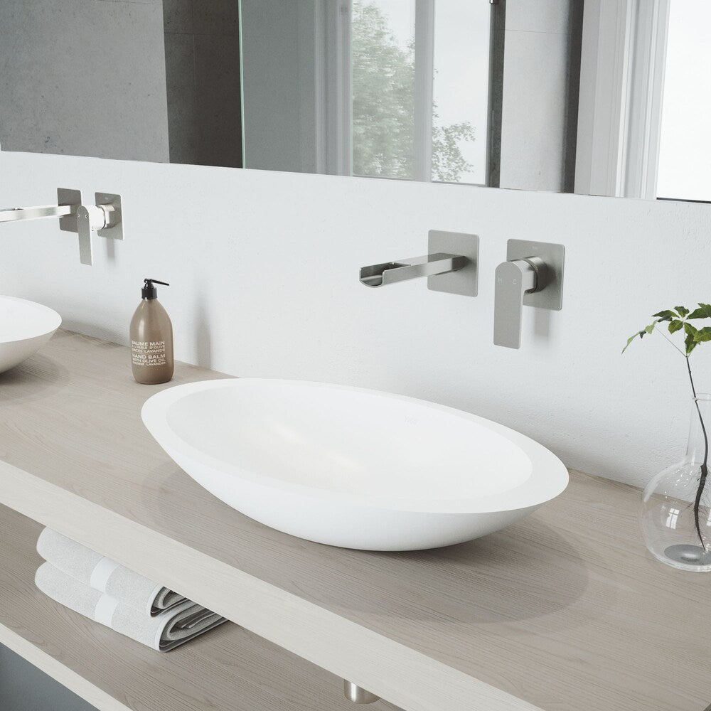 Robinet de salle de bain mural à poignée unique Atticus en nickel brossé