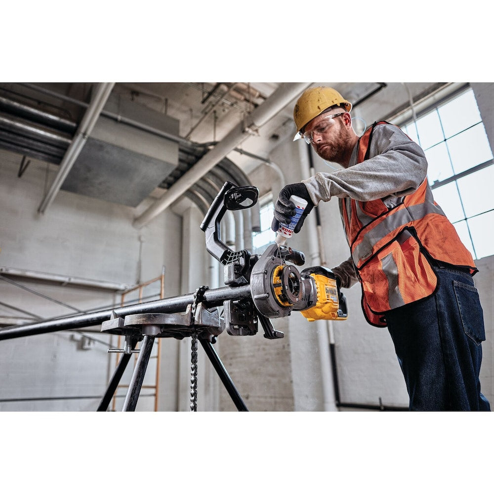 60V MAX FLEXVOLT Lithium-Ion Cordless Brushless Pipe Threader Kit with (2) 9Ah Oil-Resistant Batteries, Charger and Bag