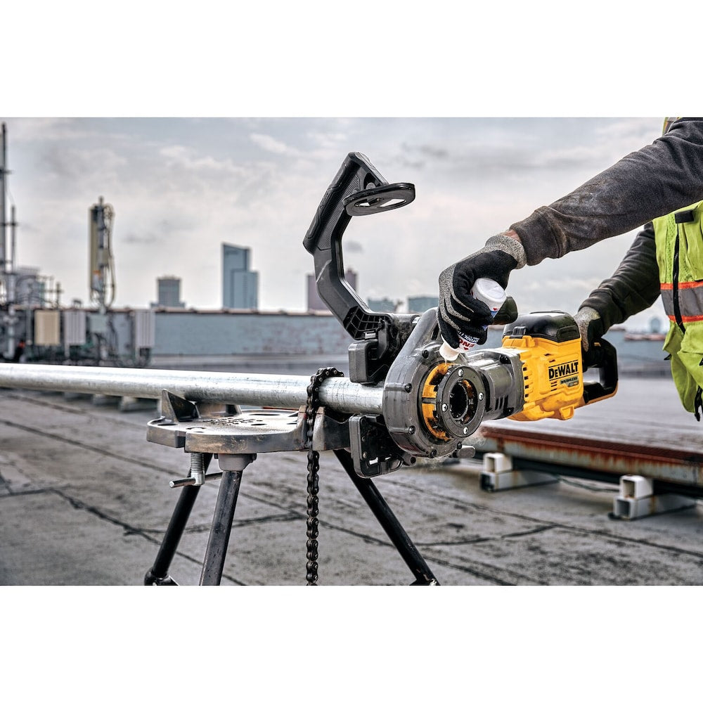 60V MAX FLEXVOLT Lithium-Ion Cordless Brushless Pipe Threader Kit with (2) 9Ah Oil-Resistant Batteries, Charger and Bag