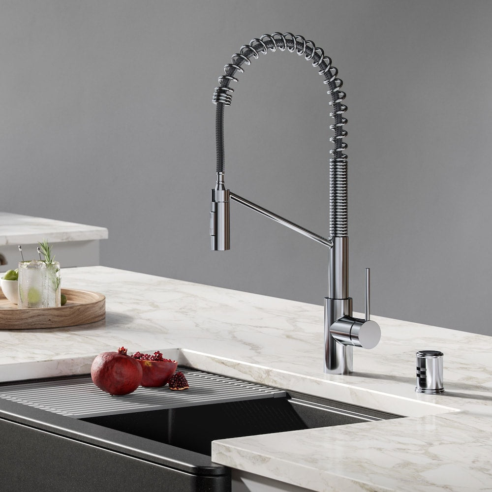 Oletto Single-Handle Pull-Down Sprayer Commercial Kitchen Faucet in Chrome