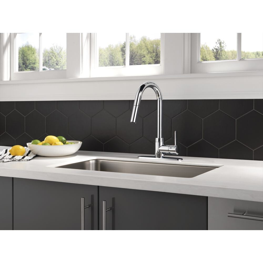 Precept Single-Handle Pull-Down Sprayer Kitchen Faucet in Matte Black