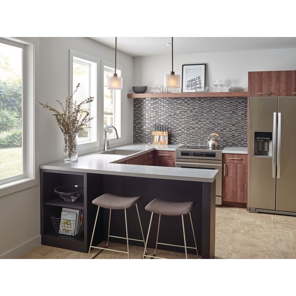 Precept Single-Handle Pull-Down Sprayer Kitchen Faucet in Matte Black