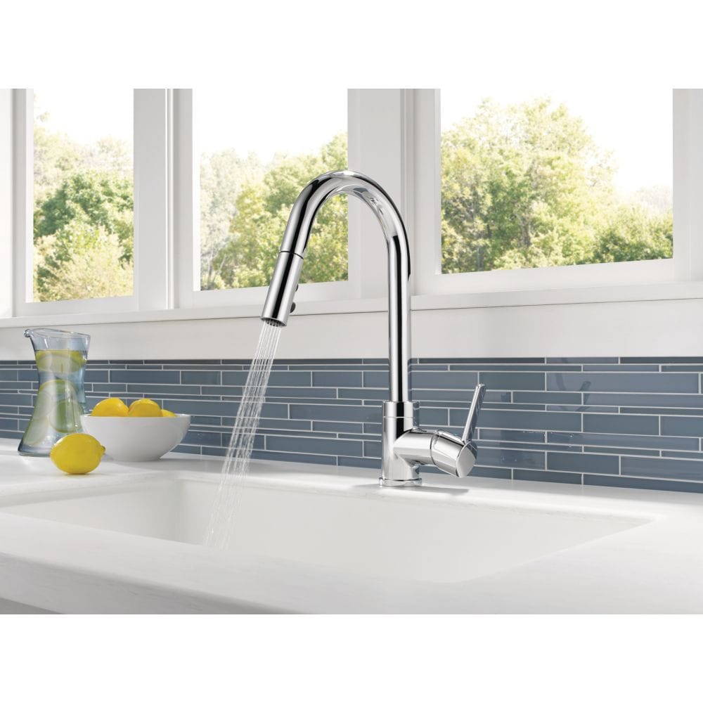 Precept Single-Handle Pull-Down Sprayer Kitchen Faucet in Matte Black