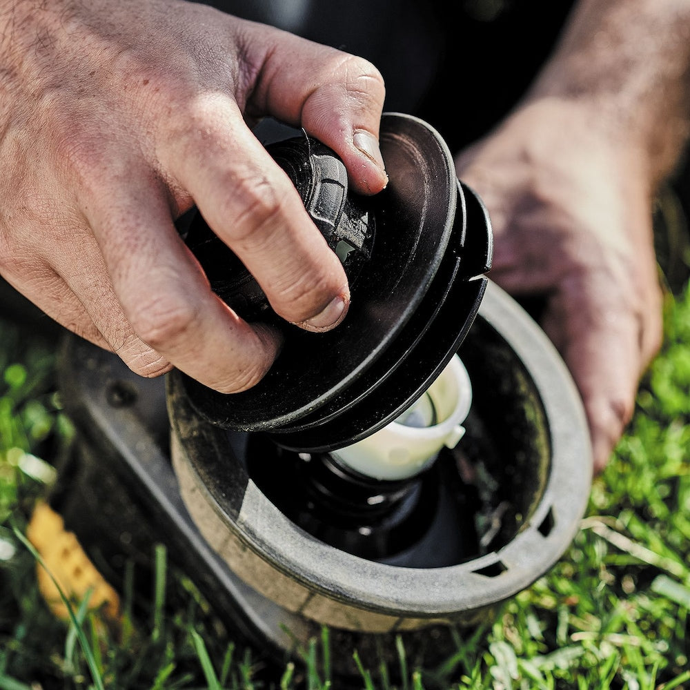 60V MAX FLEXVOLT Lithium-Ion Cordless Brushless 17-inch Folding Attachment Capable String Trimmer Kit with 9Ah Battery and Charger