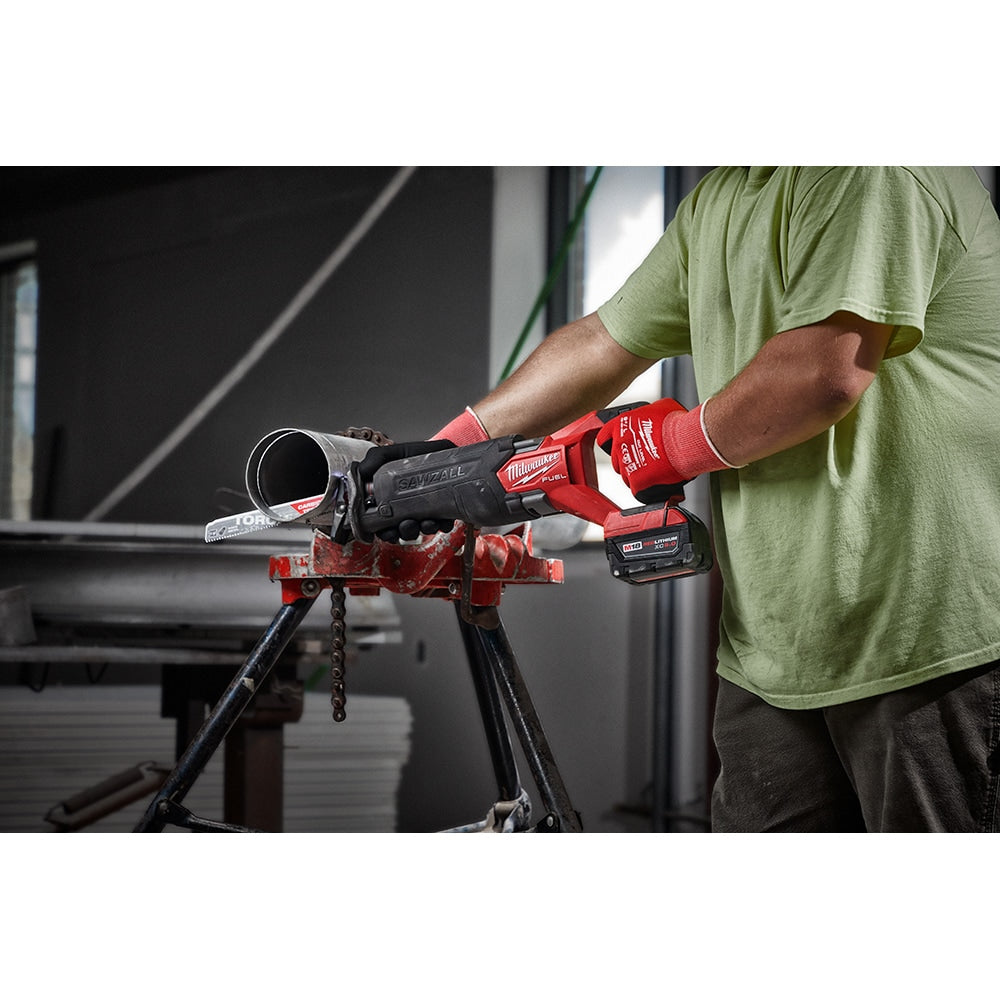 M18 FUEL 18V Lithium-Ion Brushless Cordless SAWZALL Reciprocating Saw Kit (2) 5.0 Ah Batteries