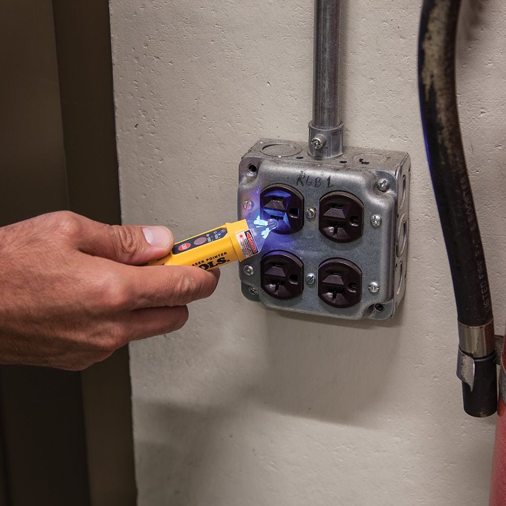 Testeur de tension sans contact 2 pièces avec pointeur laser et ensemble d'outils de test de sortie GFCI