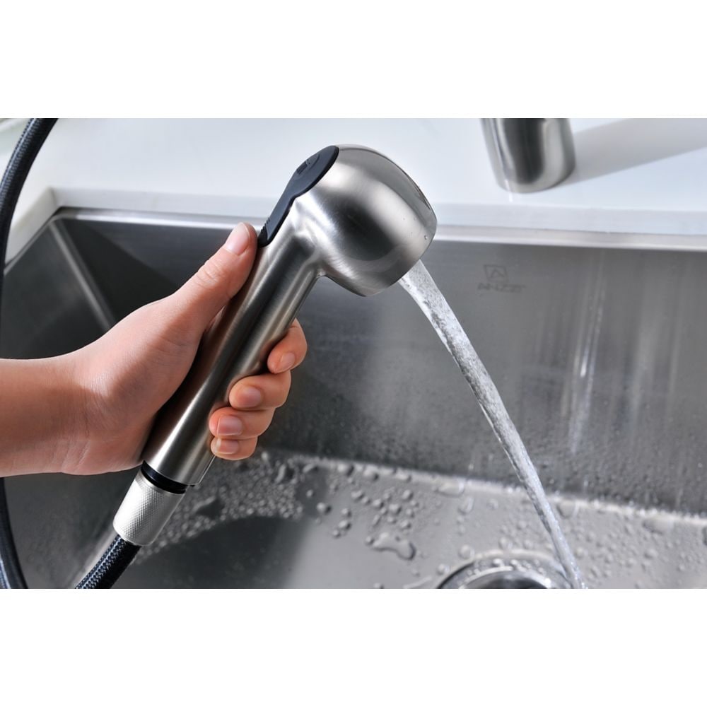 Harbour Single-Handle Pull-Out Sprayer Kitchen Faucet in Brushed Nickel