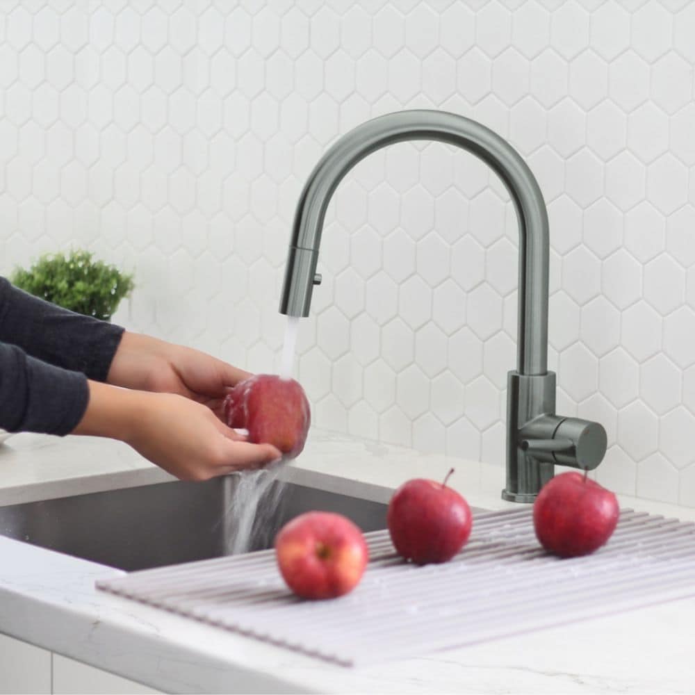 Modern Single Handle Pull down Sprayer Kitchen Faucet in Gunmetal Stainless Steel