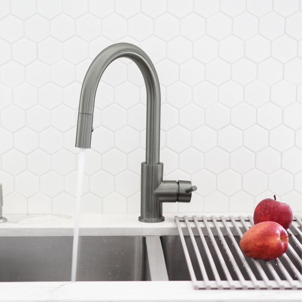 Modern Single Handle Pull down Sprayer Kitchen Faucet in Gunmetal Stainless Steel