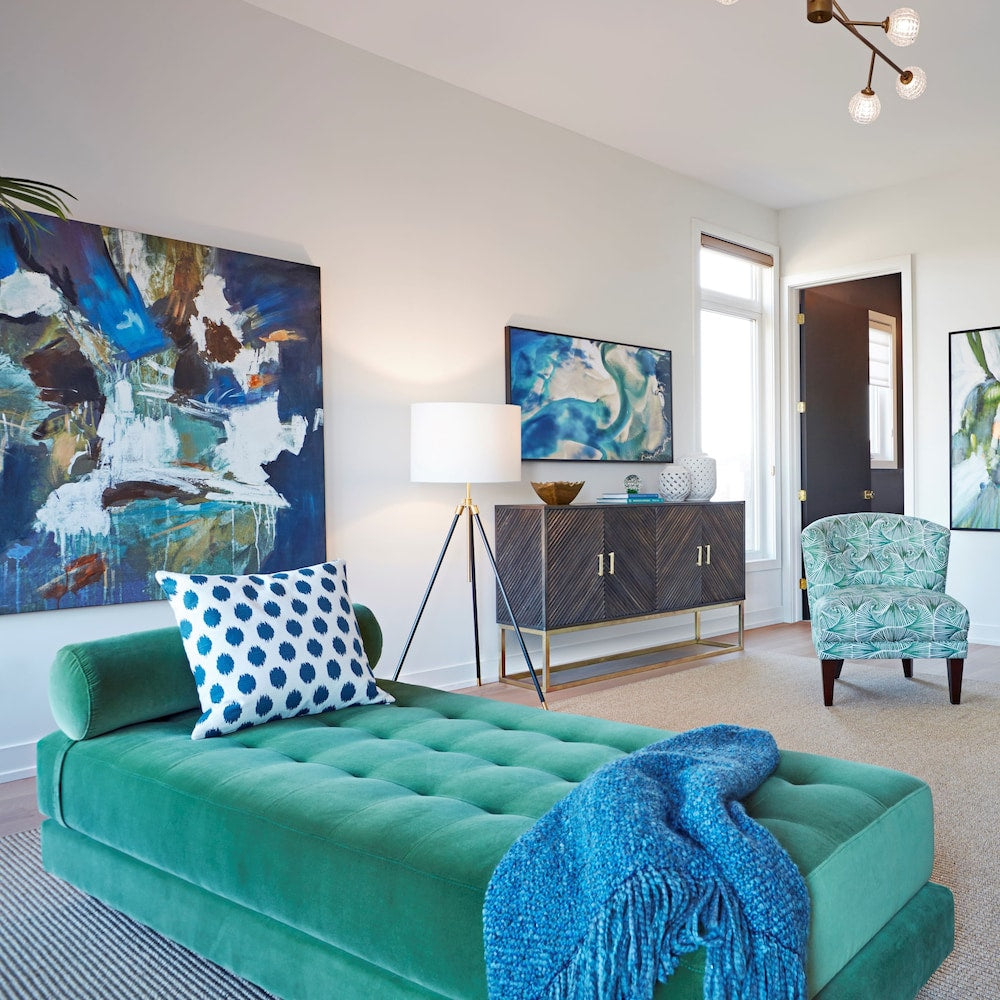 Plinthe moderne DecoSmart en MDF 5/8 po x 4 9/16 po x 96 po (paquet de 6)