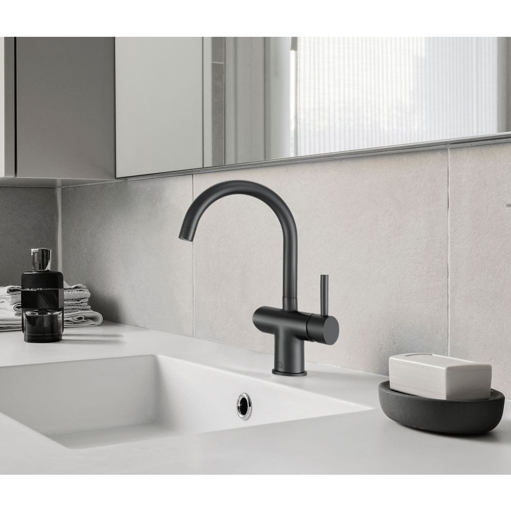 Robinet de salle de bain monotrou à poignée unique Aria en noir mat