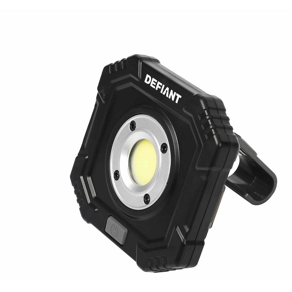 Lampe utilitaire compacte de 600 lumens avec aimant