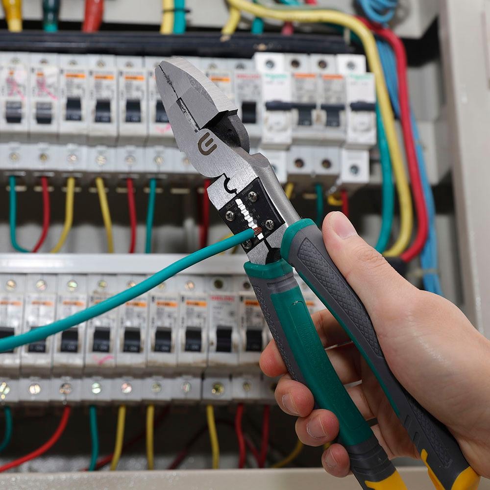 Pince à dénuder et à dénuder 3 en 1 de 9 po