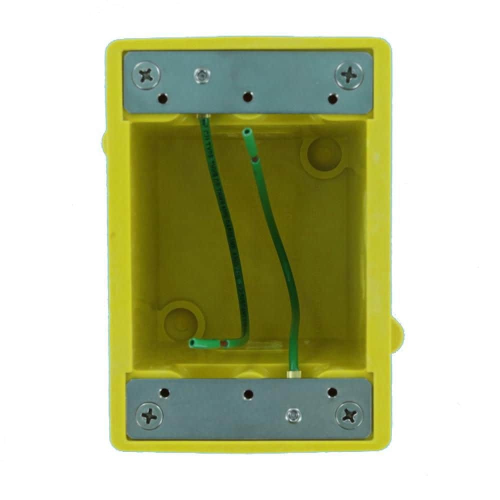 Single-Gang FD Box WetGuard 1/2" threaded conduit openings in Yellow