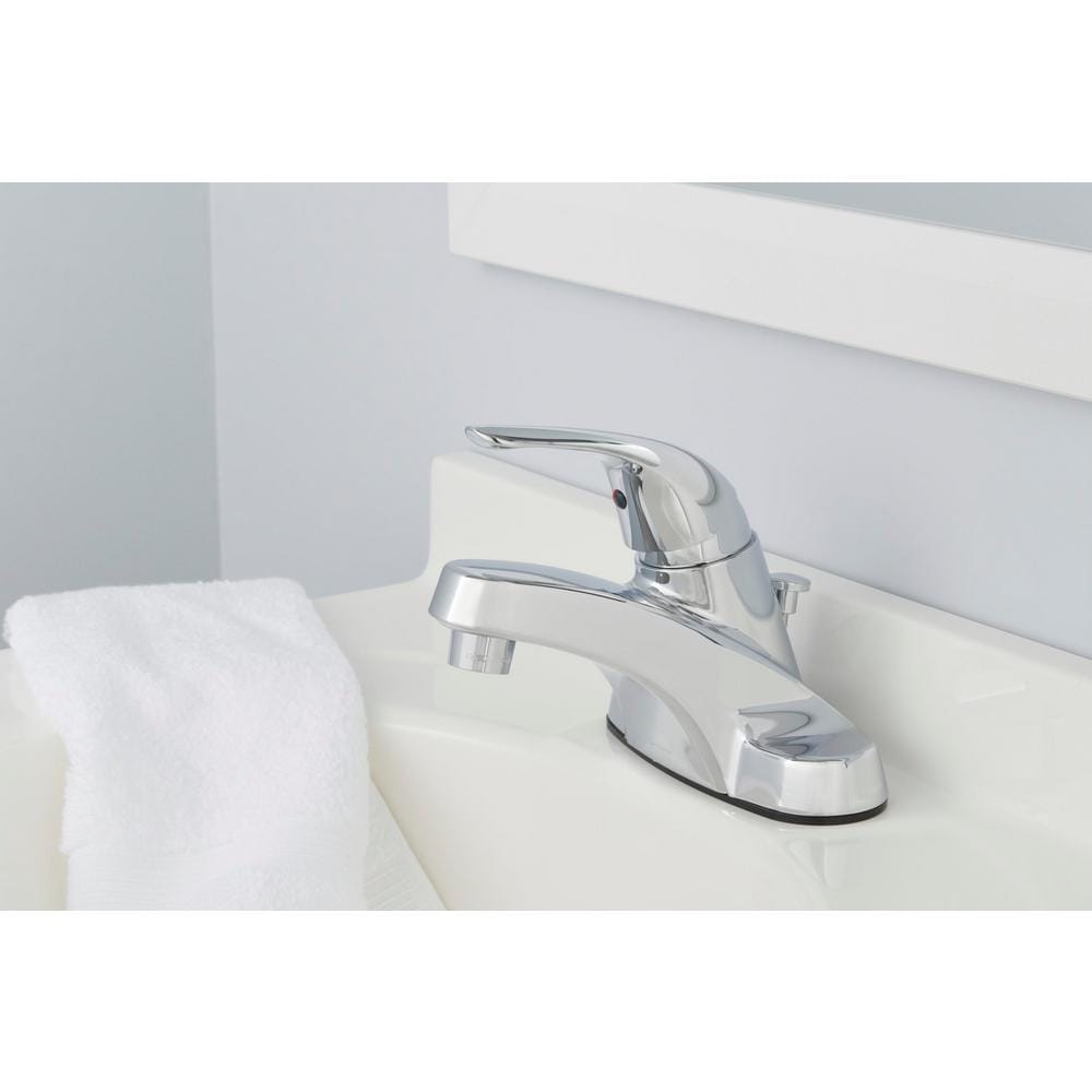 Aragon 4 inch Centerset Single Handle Bathroom Faucet in Chrome