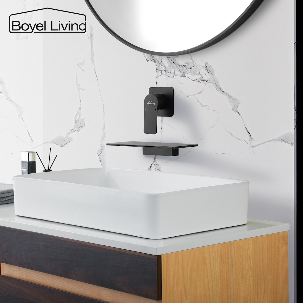 1-Handle Bathroom Faucet with Wide Spout in Matte Black