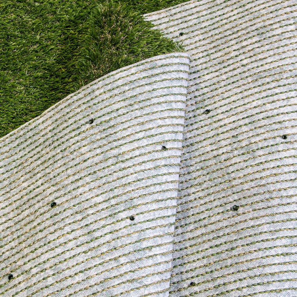 Links 6.56ft x 13.12ft Artificial Eco-Grass made from recycled plastic