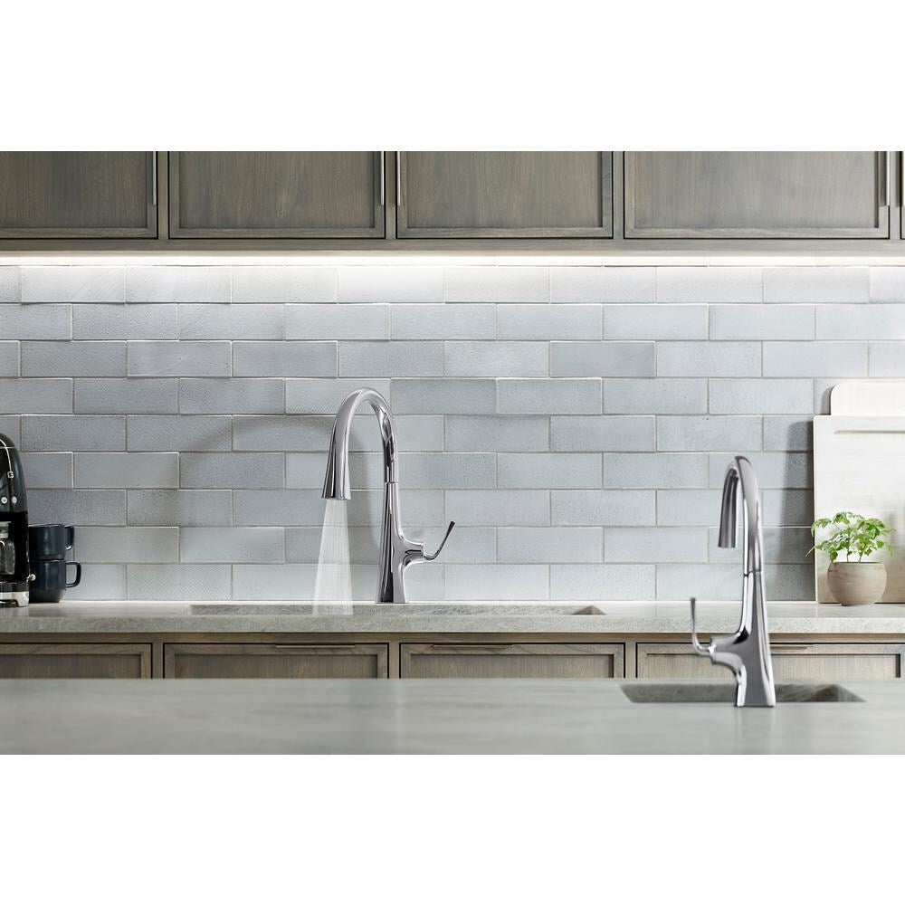 Robinet de cuisine Graze à poignée unique avec douchette rétractable et tête de pulvérisation à 3 fonctions en chrome poli