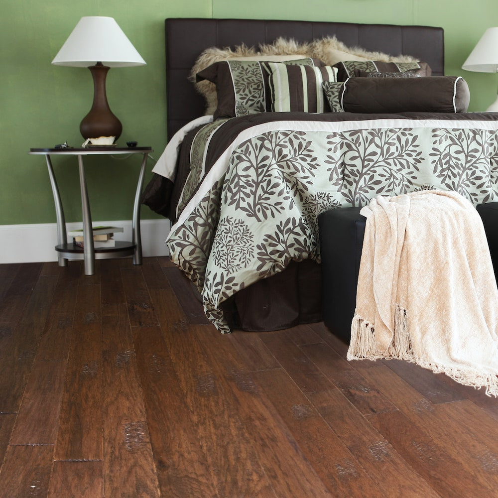 Plancher, bois franc d'ingénierie, 1/2 po x 5 po x longueur variable, hickory fumé (26,25 pi2/boîte)