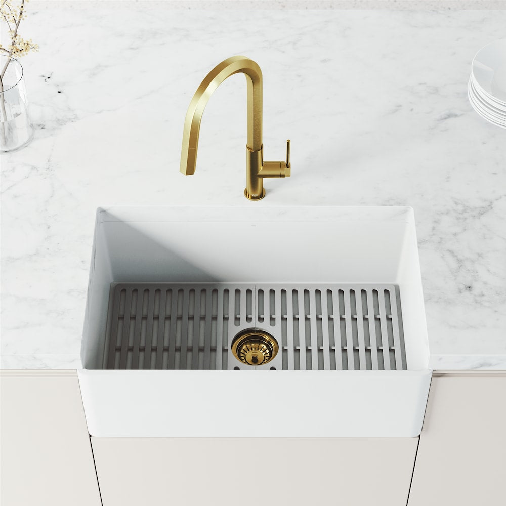 Robinet de cuisine à poignée unique et pulvérisateur rétractable Hart Hexad en or brossé mat